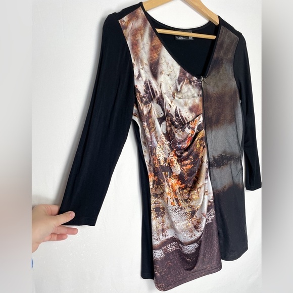 Tango Mango black sz. S geometric patterned top with zipper and mesh details - Picture 6 of 7